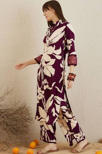 Women Floral Printed Regular Sequinned Kurta with Trousers