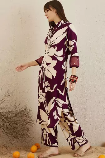 Women Floral Printed Regular Sequinned Kurta with Trousers