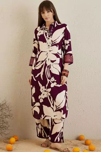 Women Floral Printed Regular Sequinned Kurta with Trousers