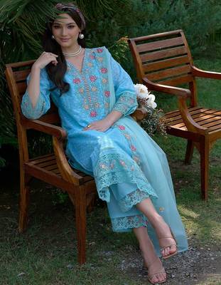 Women Floral Embroidered Regular Thread Work Pure Cotton Kurta with Trousers & With Dupatta 1