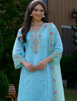 Women Floral Embroidered Regular Thread Work Pure Cotton Kurta with Trousers & With Dupatta 3