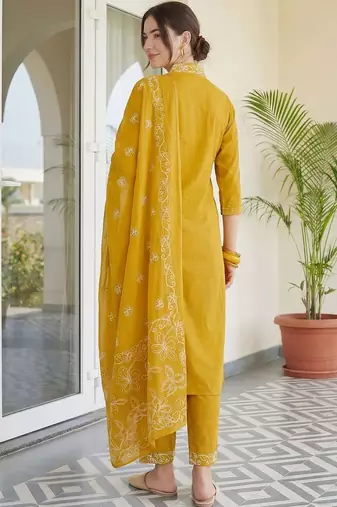 Women Floral Embroidered Regular Thread Work Pure Cotton Kurta with Trousers & With Dupatta