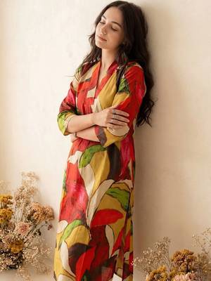 Women Printed Pleated Pure Cotton Kurta with Trousers 2