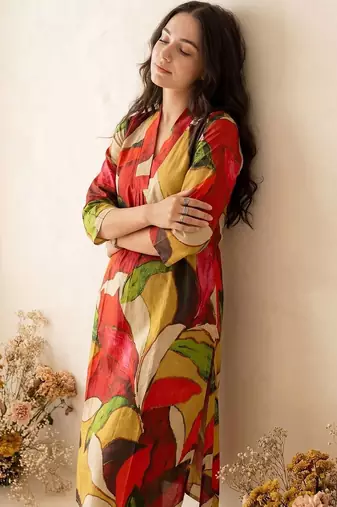 Women Printed Pleated Pure Cotton Kurta with Trousers