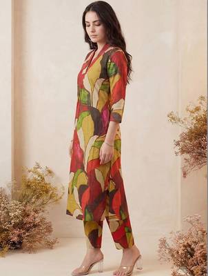 Women Printed Pleated Pure Cotton Kurta with Trousers 6