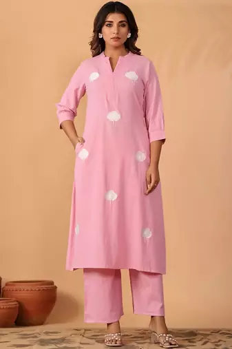 Women Floral Embroidered Regular Thread Work Kurta with Palazzos