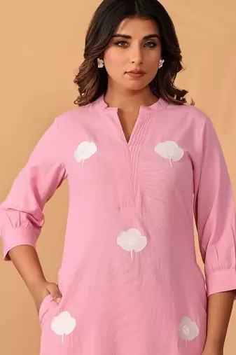 Women Floral Embroidered Regular Thread Work Kurta with Palazzos