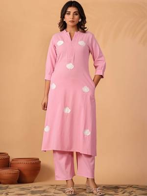 Women Floral Embroidered Regular Thread Work Kurta with Palazzos 6