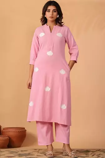 Women Floral Embroidered Regular Thread Work Kurta with Palazzos