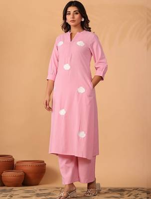 Women Floral Embroidered Regular Thread Work Kurta with Palazzos 7