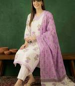 Women Floral Printed Regular Thread Work Pure Cotton Kurta with Trousers & With Dupatta