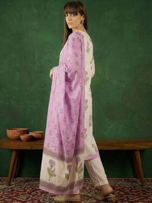 Women Floral Printed Regular Thread Work Pure Cotton Kurta with Trousers & With Dupatta 3