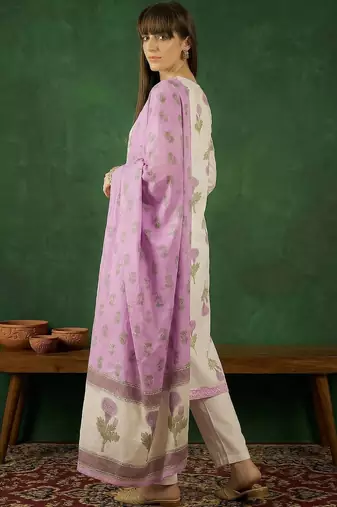 Women Floral Printed Regular Thread Work Pure Cotton Kurta with Trousers & With Dupatta