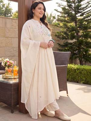 Plus Size Off White Embroidered Anarkali Kurta Trousers With Dupatta Set 4