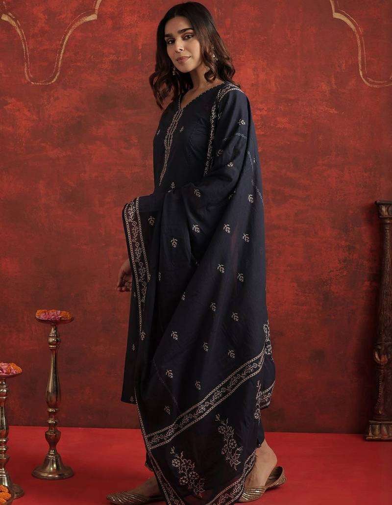 Women Ethnic Motifs Printed Cotton Kurta with Trousers & Dupatta