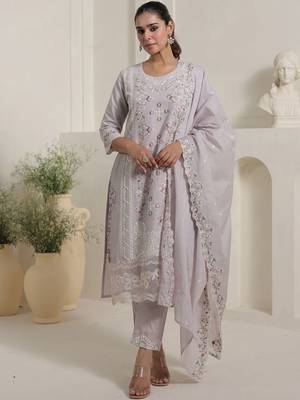 Women Floral Embroidered Cotton Kurta with Trousers & Dupatta 3