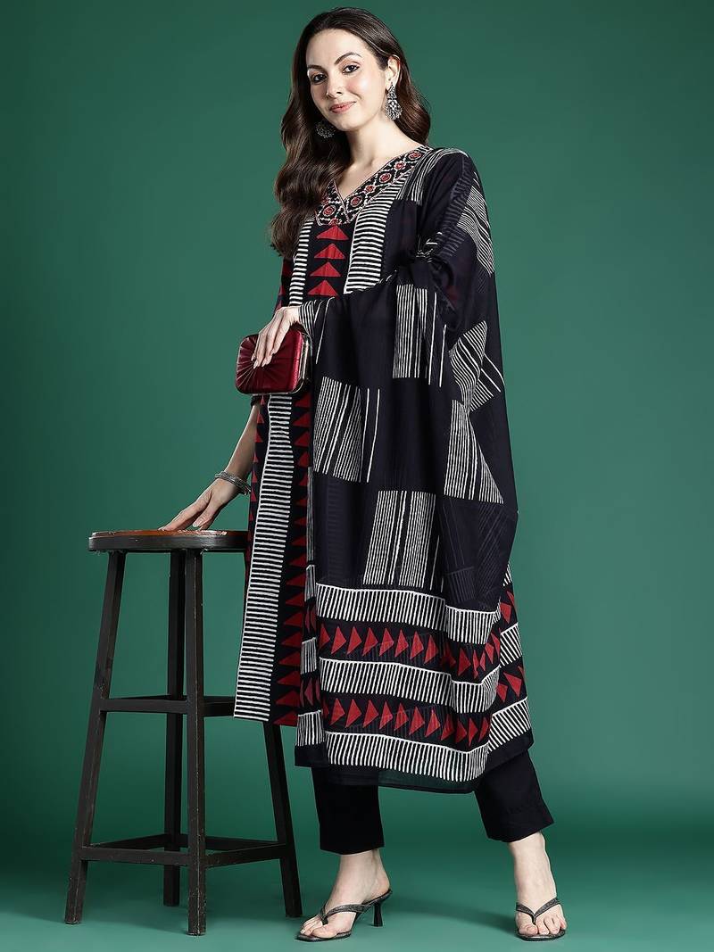 Printed Regular Thread Work Pure Cotton Kurta with Trousers & With Dupatta