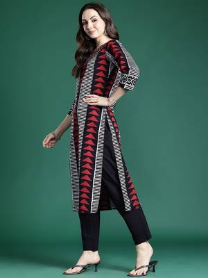 Printed Regular Thread Work Pure Cotton Kurta with Trousers & With Dupatta 5
