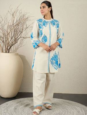 Women Floral Printed Cotton Kurta with Trousers 2