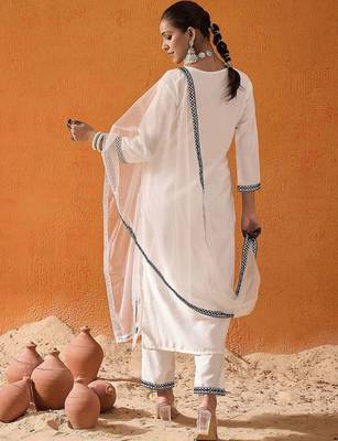 White Floral Embroidered Straight Kurta with Trousers & Dupatta 2