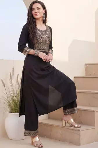 Women Ethnic Motifs Embroidered Regular Thread Work Kurta with Palazzos