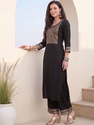 Women Ethnic Motifs Embroidered Regular Thread Work Kurta with Palazzos 3