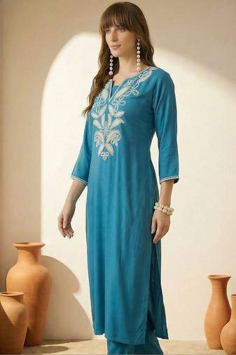 Women Ethnic Motifs Embroidered Regular Thread Work Kurta with Trousers