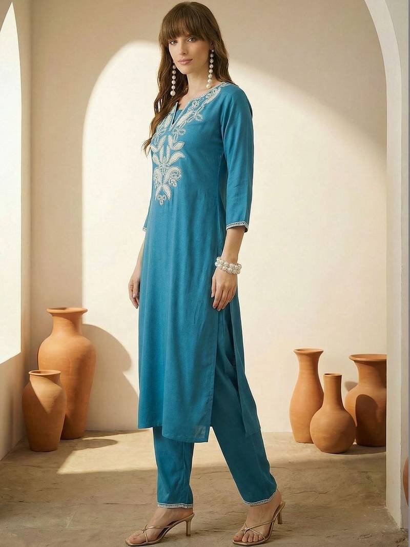 Women Ethnic Motifs Embroidered Regular Thread Work Kurta with Trousers