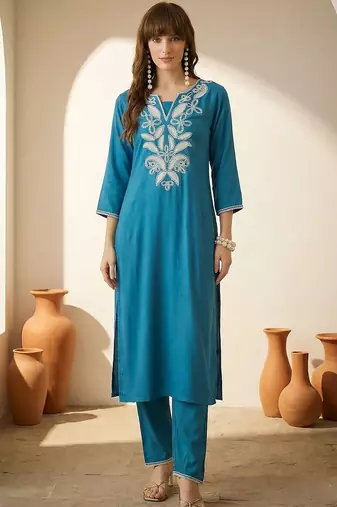 Women Ethnic Motifs Embroidered Regular Thread Work Kurta with Trousers