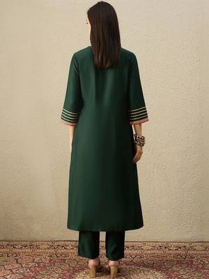 Women Regular Gotta Patti Liva Kurta with Trousers 5