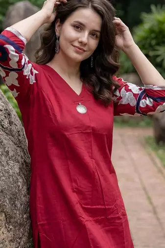 Women Embroidered Pleated Thread Work Pure Cotton Kurta with Trousers