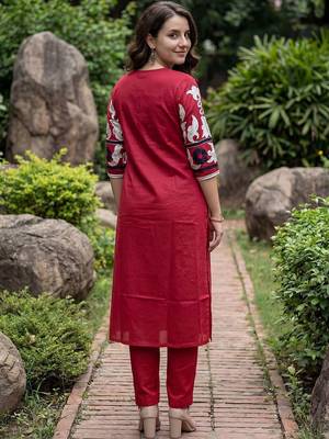 Women Embroidered Pleated Thread Work Pure Cotton Kurta with Trousers 4