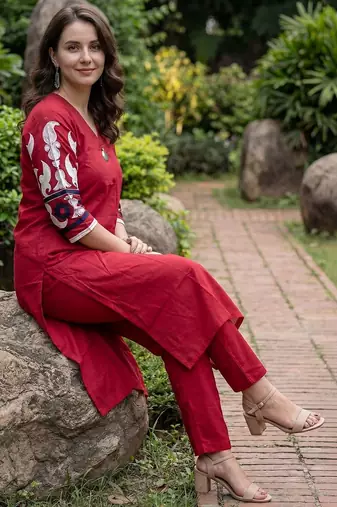 Women Embroidered Pleated Thread Work Pure Cotton Kurta with Trousers