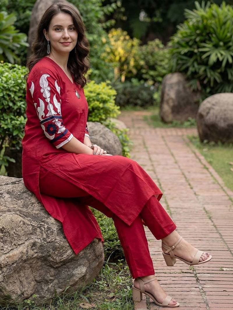 Women Embroidered Pleated Thread Work Pure Cotton Kurta with Trousers