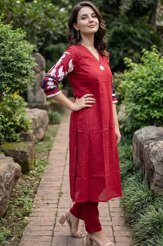 Women Embroidered Pleated Thread Work Pure Cotton Kurta with Trousers