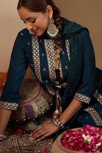 Women Ethnic Motifs Embroidered Regular Sequinned Kurta with Trousers & With Dupatta