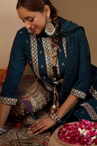 Women Ethnic Motifs Embroidered Regular Sequinned Kurta with Trousers & With Dupatta