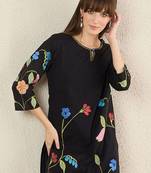 Women Floral Printed Cotton Kurta with Trousers