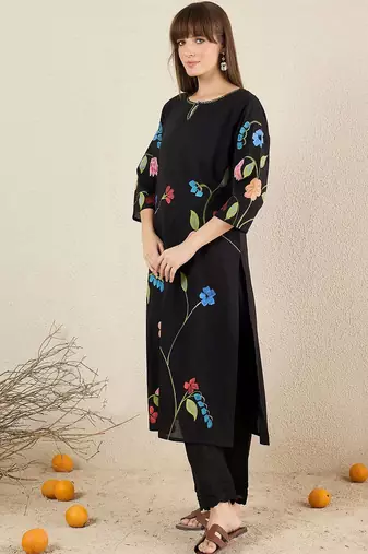 Women Floral Printed Cotton Kurta with Trousers
