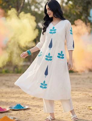 Women Ethnic Motifs Embroidered Regular Pure Cotton Kurta with Trousers 1