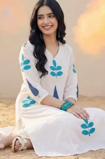 Women Ethnic Motifs Embroidered Regular Pure Cotton Kurta with Trousers