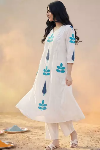 Women Ethnic Motifs Embroidered Regular Pure Cotton Kurta with Trousers