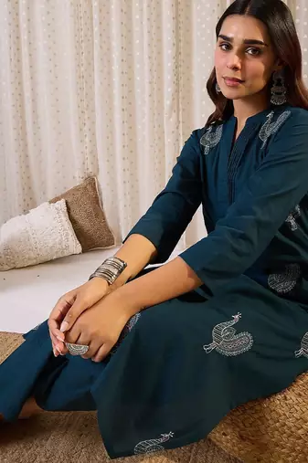Women Ethnic Motifs Embroidered Regular Thread Work Pure Cotton Kurta with Trousers