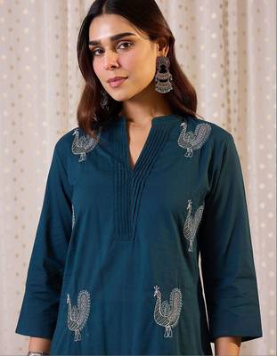 Women Ethnic Motifs Embroidered Regular Thread Work Pure Cotton Kurta with Trousers 3