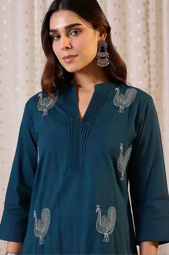 Women Ethnic Motifs Embroidered Regular Thread Work Pure Cotton Kurta with Trousers