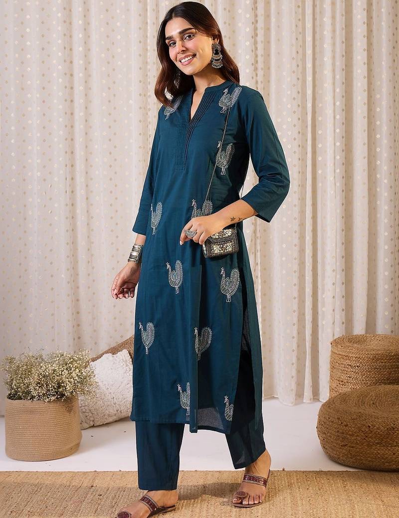 Women Ethnic Motifs Embroidered Regular Thread Work Pure Cotton Kurta with Trousers