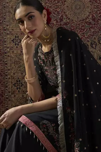 Ethnic Motifs Embroidered Straight Thread Work Kurta With Patiala & Dupatta