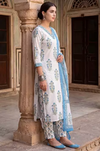 Women Floral Printed Regular Sequinned Pure Cotton Kurta with Trousers & With Dupatta