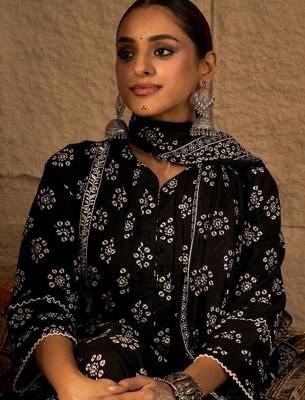 Ethnic Motifs Printed Kurta With Trouser & With Dupatta 2