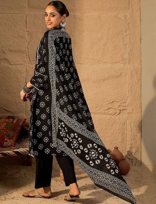 Ethnic Motifs Printed Kurta With Trouser & With Dupatta 4